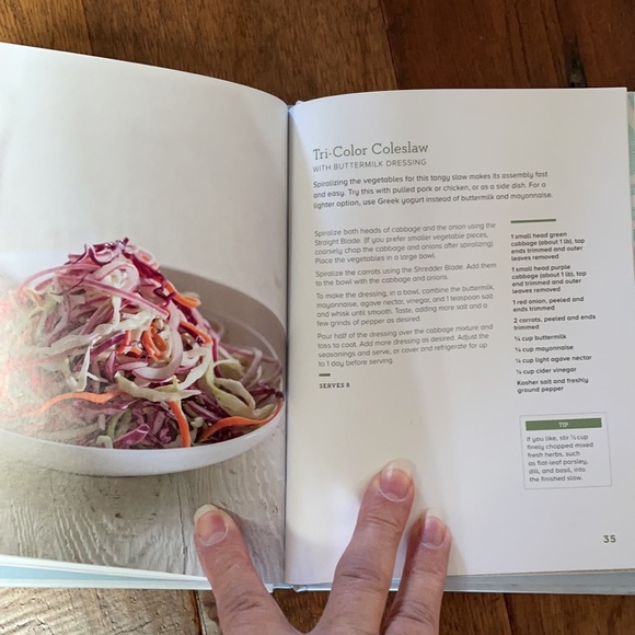 Spiral Vegetable Slicer and Spiral Cookbook Never used - Picture 8 of 13